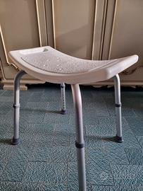 Sedile doccia regolabile per anziani e disabili