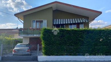 VILLA SINGOLA A CASALE SUL SILE
