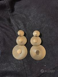 Orecchini pendenti a cerchi oro