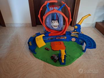 Hot Wheels Monster Trucks Arena Vulcano