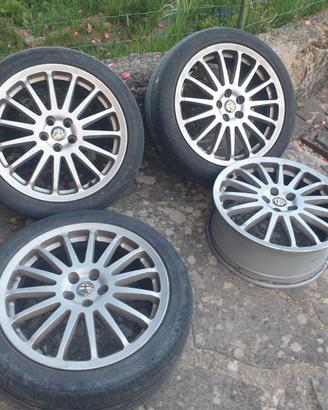 Cerchi Alfa Romeo da 17 pollici, prezzo trattabile