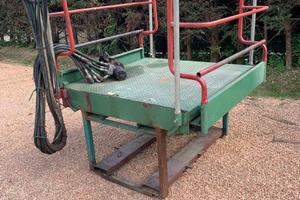 Pedana da trattore con pompa