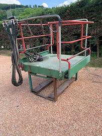 Pedana da trattore con pompa