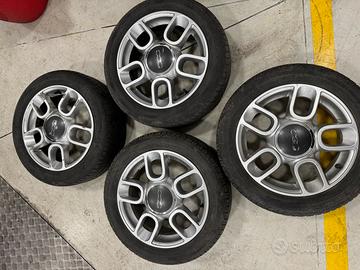 Cerchi fiat 500 15 con Pneumatici Michelin
