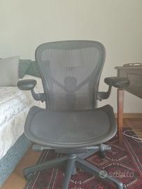 Sedia ergonomica tipo Herman Miller Aeron