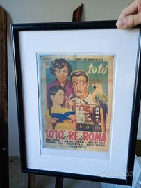 cornice con locandina di toto'