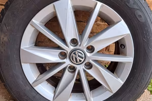 4 Cerchi originali GOLF e 4 Gomme invernali