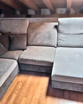 Divano ad L con penisola + pouf ampio, comodo