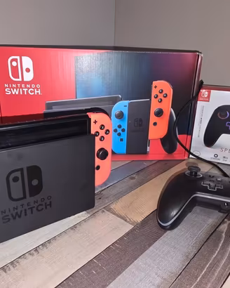 Nintendo Switch + controller illuminato