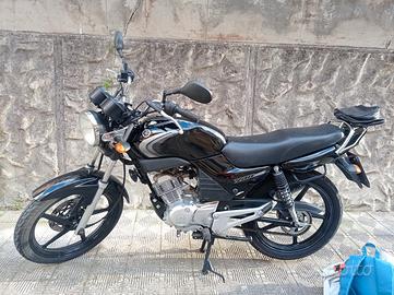 Moto Yamaha YBR 125