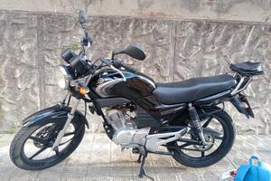 Moto Yamaha YBR 125
