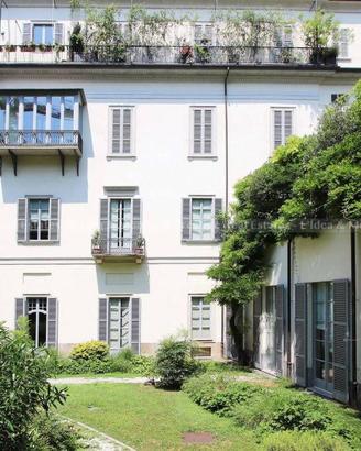 Immobile di 365 m² con più di 5 locali a Milano