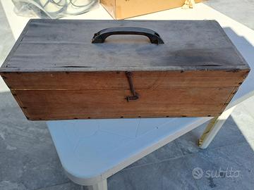 cassetta attrezzi in legno vintage 
