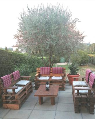 Panchine e arredi in legno artigianali