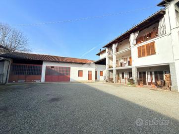 CASA SEMINDIPENDENTE A CASTELLAMONTE