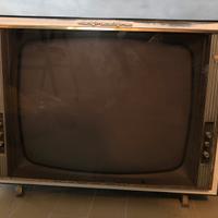 Si vende televisore televisore anni 60