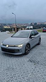 Volkswagen Golf 8.5 Edition Plus con optional