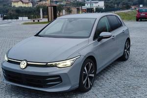 Volkswagen Golf 8.5 Edition Plus con optional