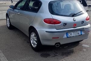 Vende alfa romeo 147 1.9 jtd
