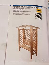 Pergola in legno con panca