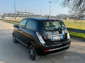 Lancia ypsilon 1.3 diesel o.k. neopatentati