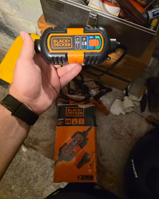 carica batterie black e decker
