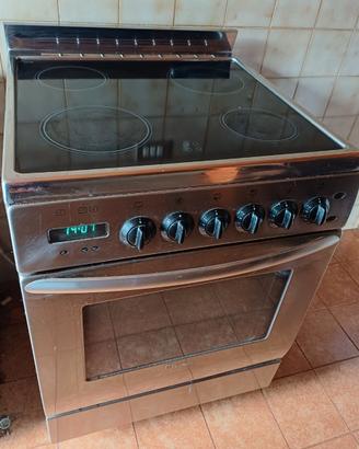 Piano cottura in vetroceramica con forno Tecnogas