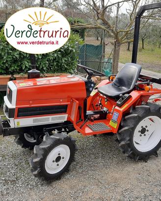 TRATTORE AGRICOLO