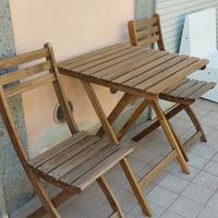 Tavolo + 2 sedie da giardino