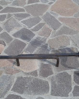 alari per caminetto in ferro battuto