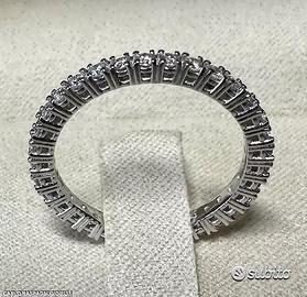 Anello a giro completo di diamanti ed oro