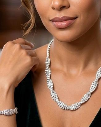 Elegante parure in acciaio e scintillanti zirconi