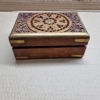 Portagioie in legno intagliato vintage