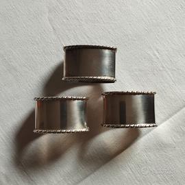 Set tre portatovaglioli in argento 800