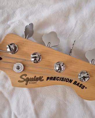 basso elettrico Fender squire precision