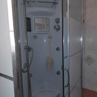 Doccia angolare