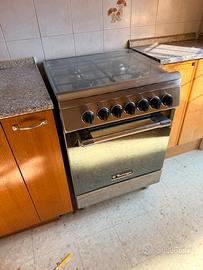 Piano cottura Tecnogas con forno elettrico