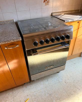 Piano cottura Tecnogas con forno elettrico