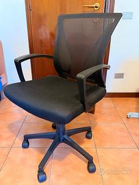 Sedia da scrivania ergonomica nera