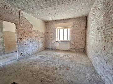 3 LOCALI A PIACENZA