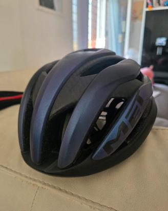 Casco MET trenta 3K carbon blu MIPS