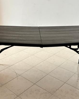 Tavolo pieghevole da esterno trasportabile