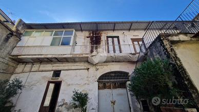 CASA SEMINDIPENDENTE A FRATTAMAGGIORE