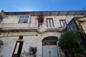 CASA SEMINDIPENDENTE A FRATTAMAGGIORE