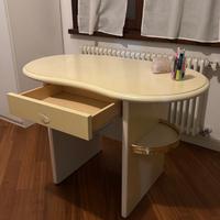 Scrivania/postazione trucco