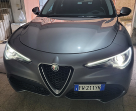 Stelvio q4 210cv