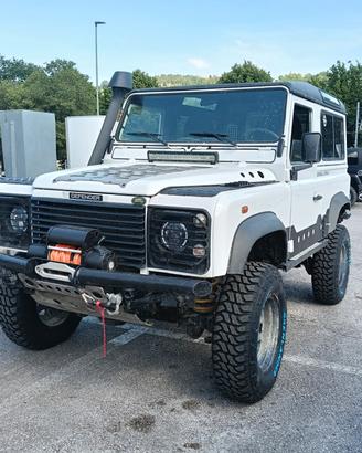 Land Rover Defender 90 2.5 Td5 Station Wagon Count