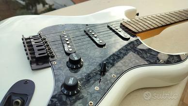 Fender Stratocaster Squier Custom