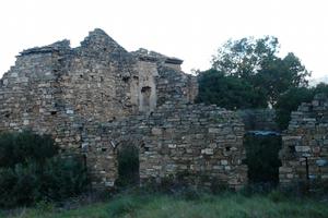 Fabbricato rurale con terreno, ad 1,7 km dal mare