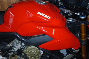 Streetfighter v4s akrapovic